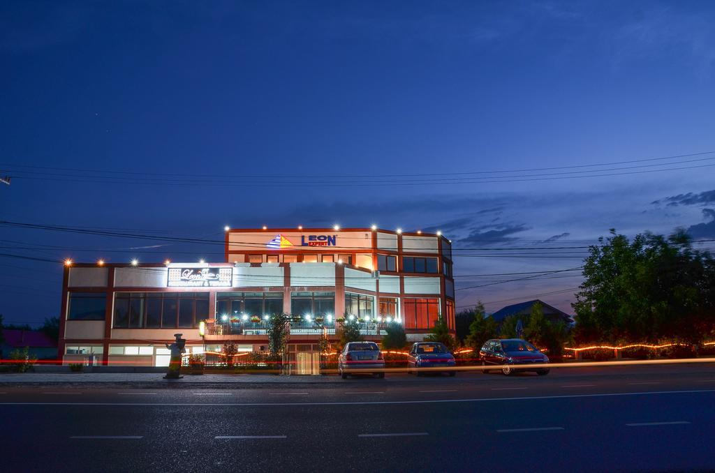 Motel - Restaurant Leon บาเคา ภายนอก รูปภาพ
